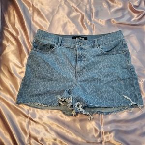 Leopard print high-rise shorts